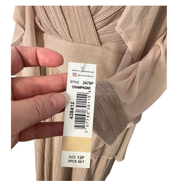 R & M RICHARDS
Open-Front Jacket & Metallic Gown - Picture 9 of 9